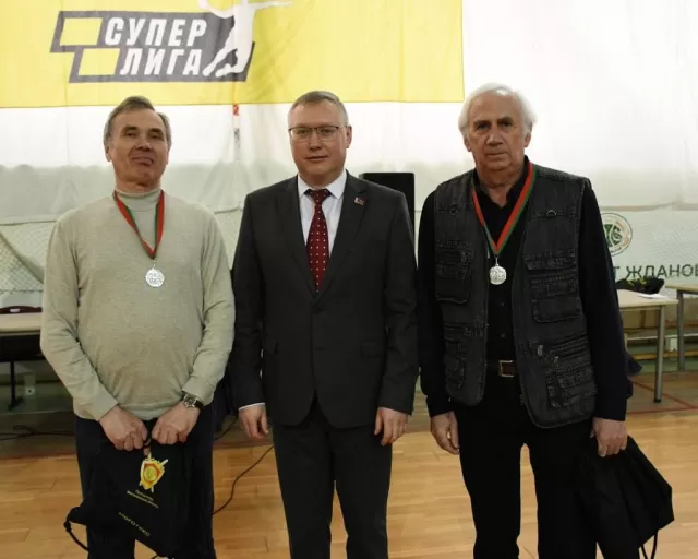 На турнире по шахматам вручили призы от компании "Моготекс"